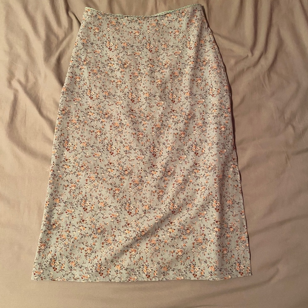 Floral midi skirt with slit